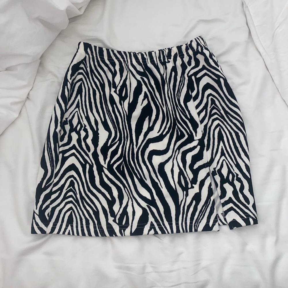 SHEIN Xs zebra print mini skirt